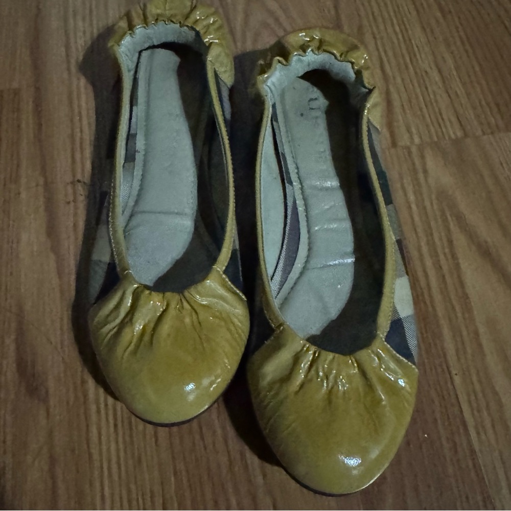 Burberry Nova Check Beige Patent Leather Ballet Flats Classic Preppy Old Money - Picture 7 of 9